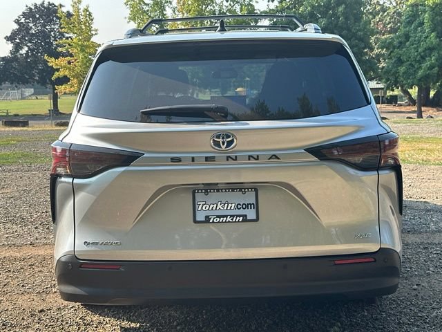 Used 2025 Toyota Sienna XLE w/ XLE Plus Package AWD/4WD image 8