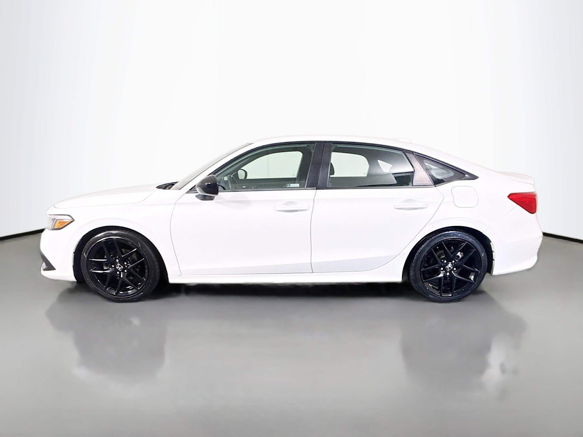 Used 2023 Honda Civic Sport image 6