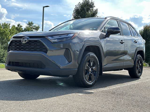 Used 2024 Toyota RAV4 XLE AWD/4WD image 28