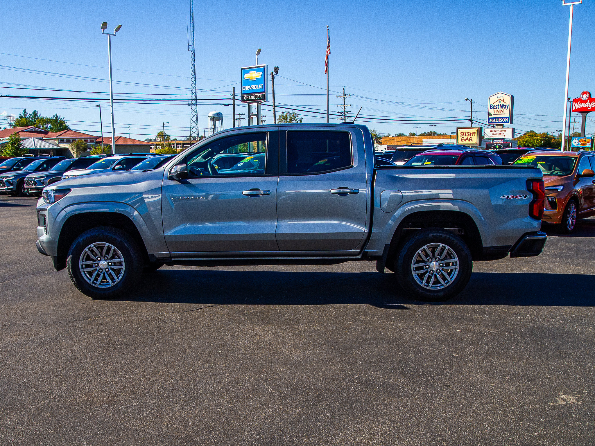 Used 2024 Chevrolet Colorado LT w/ LT Convenience Package II AWD/4WD image 4
