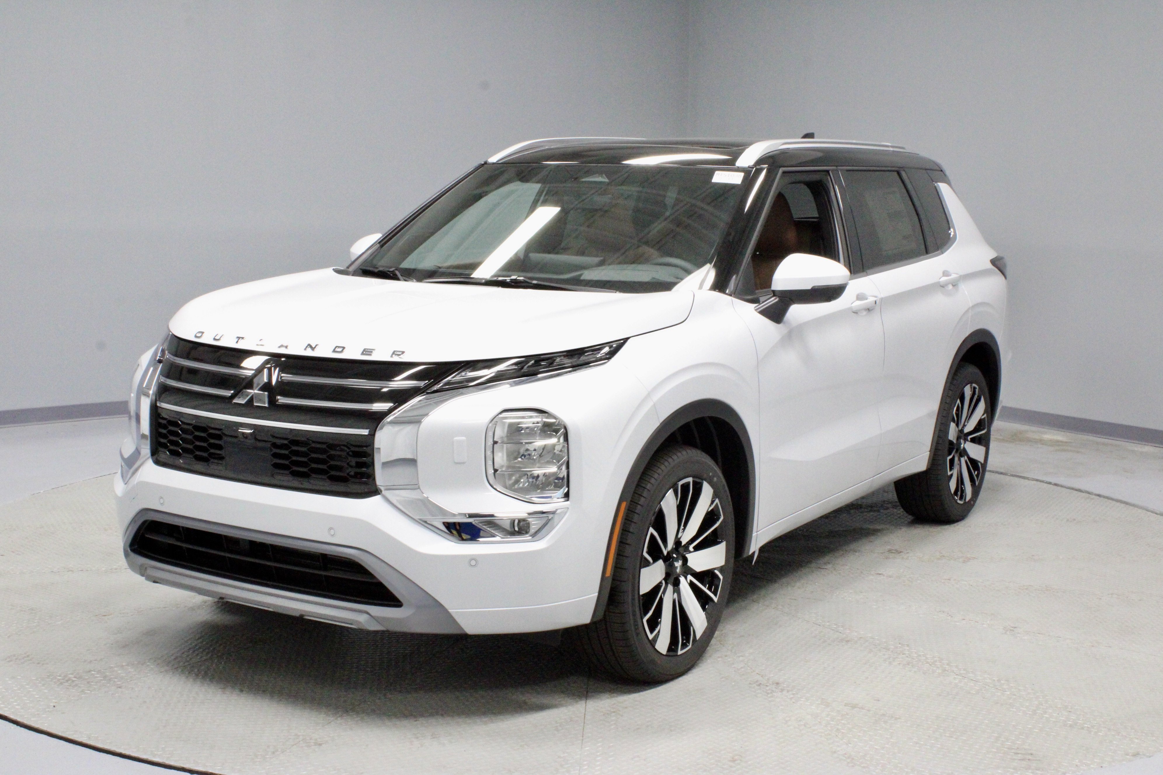New 2025 Mitsubishi Outlander SEL image 4