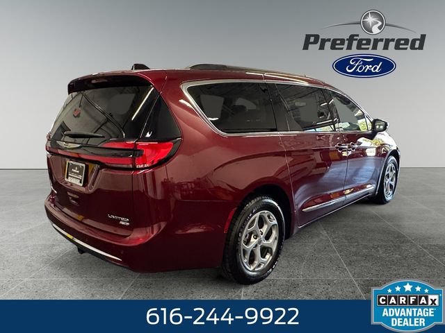 Used 2023 Chrysler Pacifica Limited AWD/4WD image 17