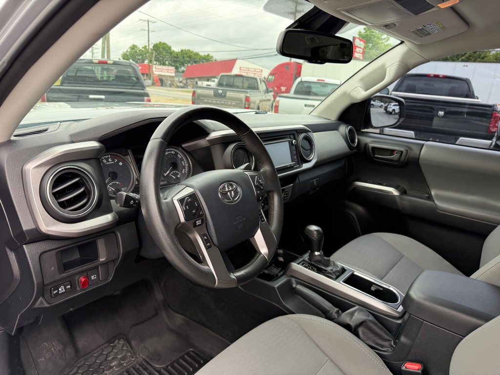 Used 2019 Toyota Tacoma SR5 AWD/4WD image 10
