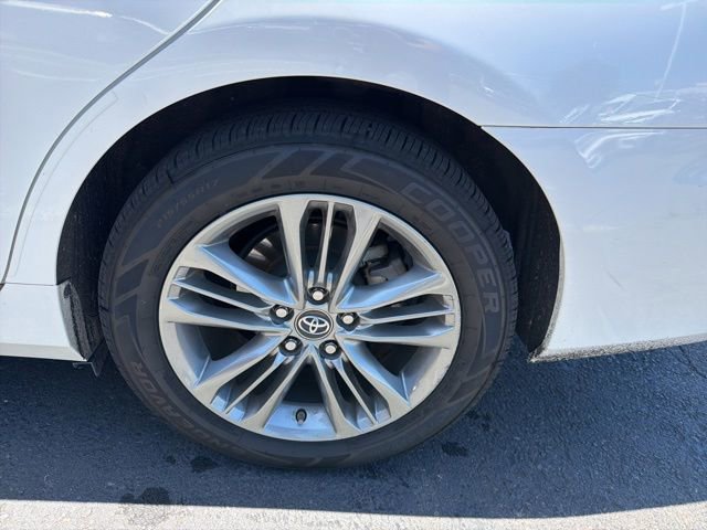 Used 2017 Toyota Camry SE w/ Moonroof Package FWD image 17