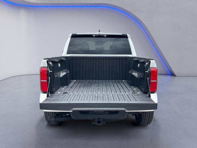 Used 2025 Toyota Tacoma SR5 AWD/4WD image 10