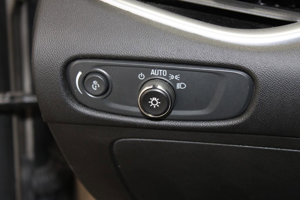 Used 2024 Chevrolet Malibu LT image 36