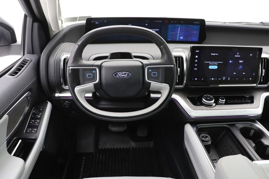 Used 2025 Ford Expedition Max Platinum w/ Platinum Ultimate Package AWD/4WD image 15