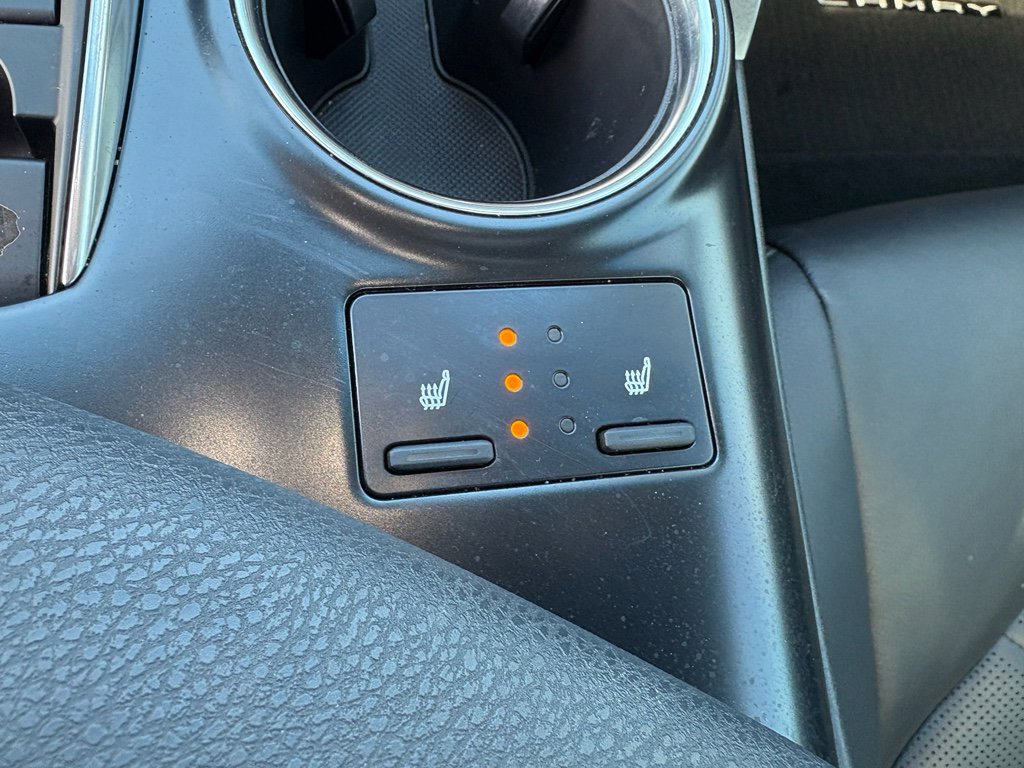 Used 2018 Toyota Camry XLE image 22