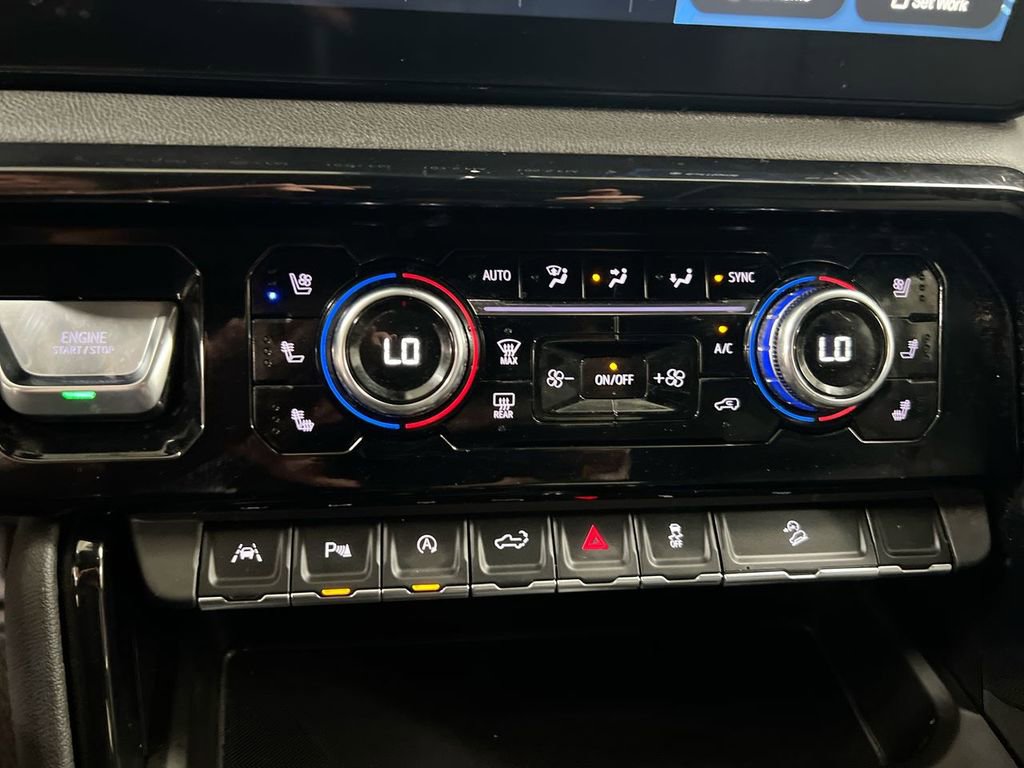 Used 2025 GMC Sierra 1500 AT4 image 17