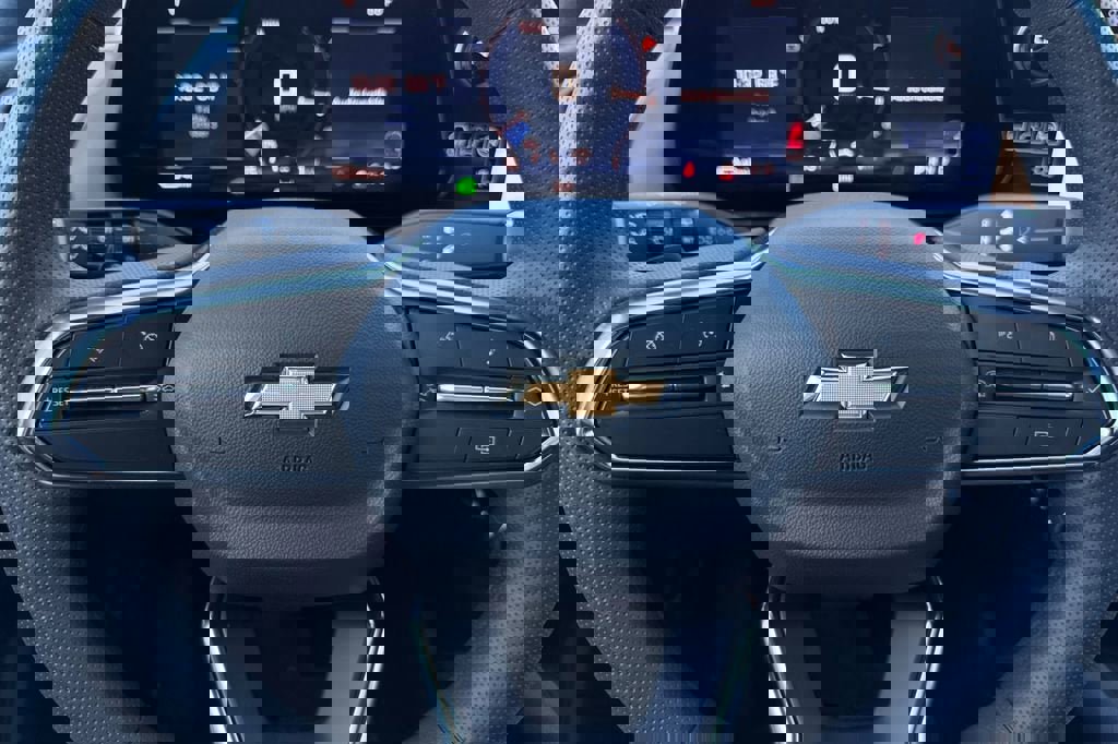 New 2026 Chevrolet Equinox EV LT w/ LPO, Blackout Package image 23