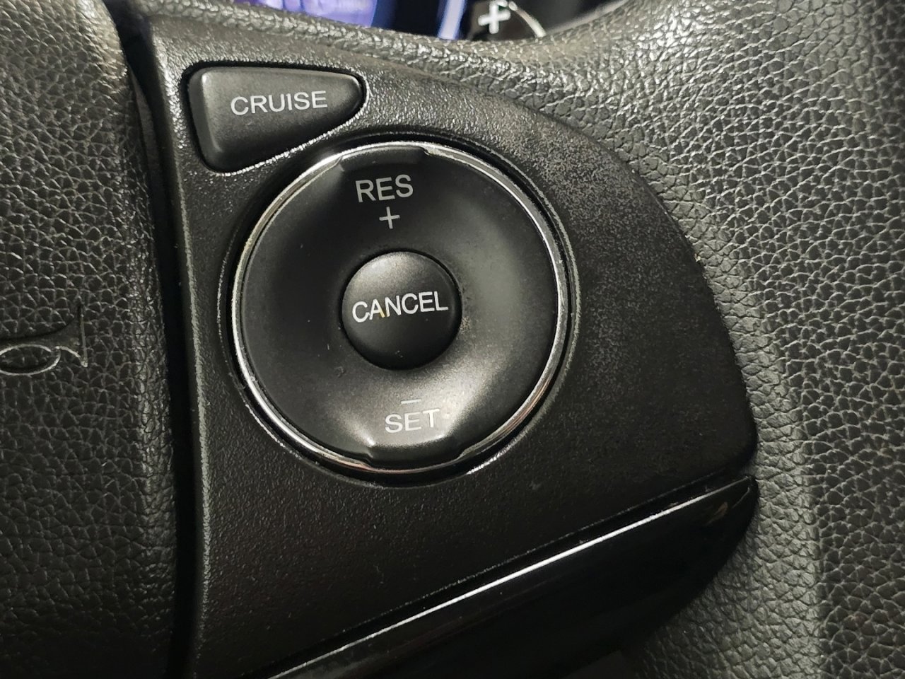 Used 2018 Honda HR-V EX image 31