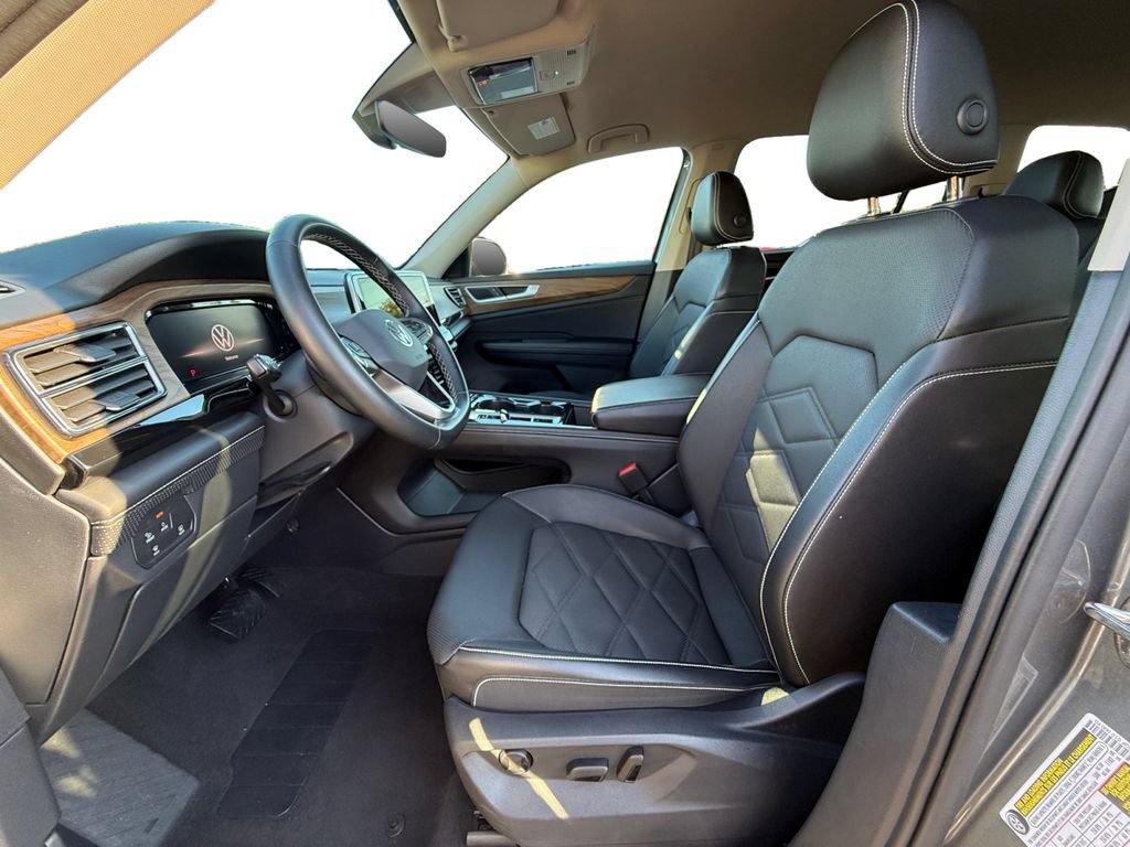 Used 2025 Volkswagen Atlas SE AWD/4WD image 9