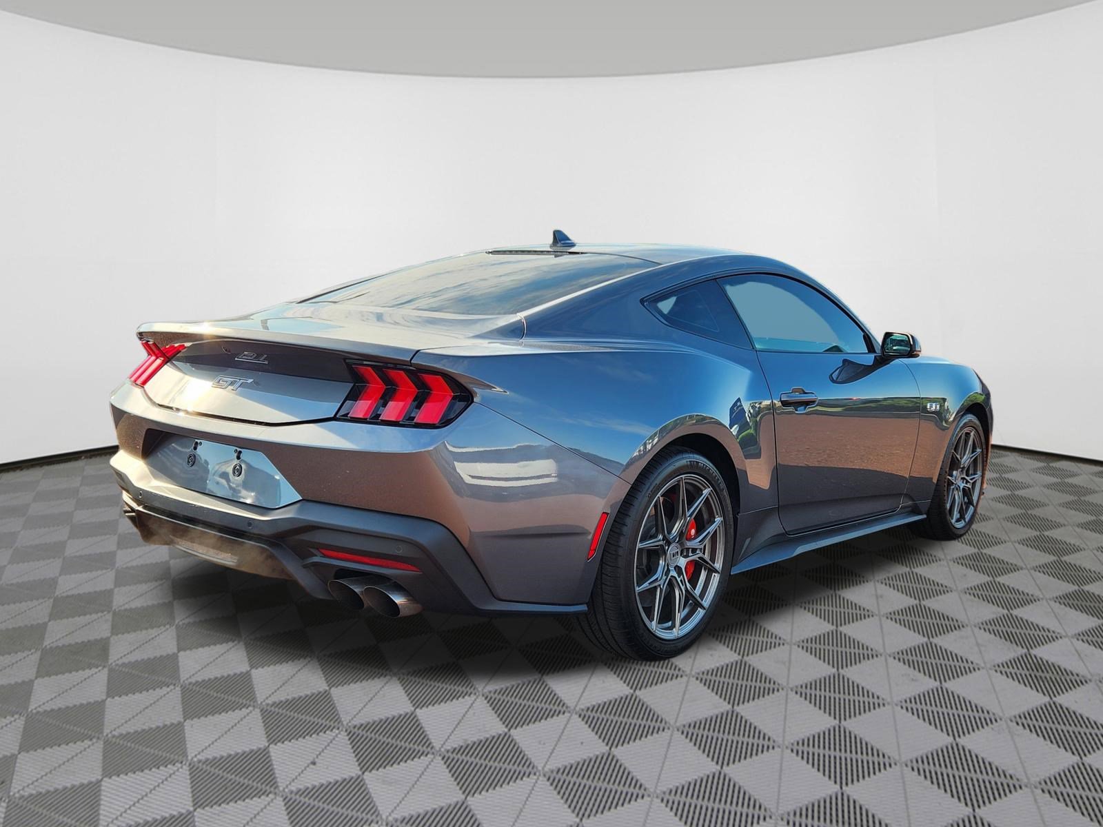 Used 2025 Ford Mustang GT Premium RWD image 4