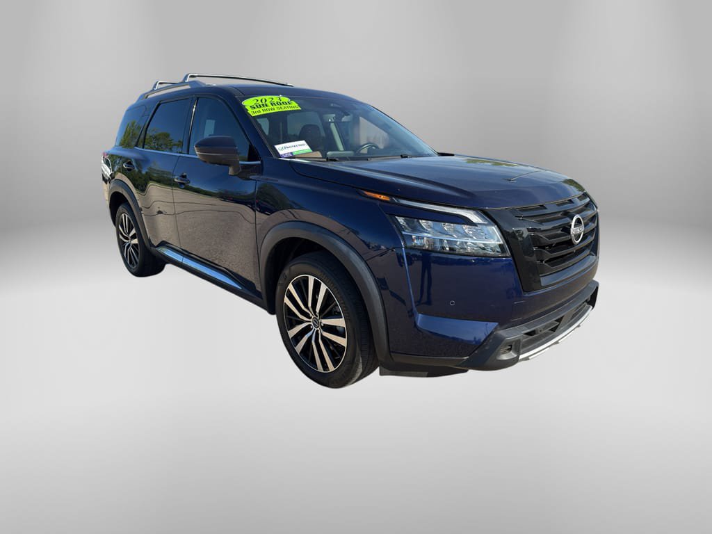 Used 2023 Nissan Pathfinder Platinum w/ Black Appearance Package FWD image 6