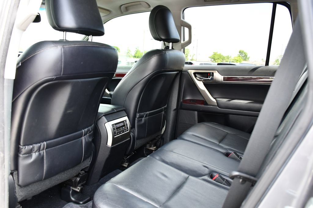 Used 2016 Lexus GX 460 w/ Premium Package AWD/4WD image 20