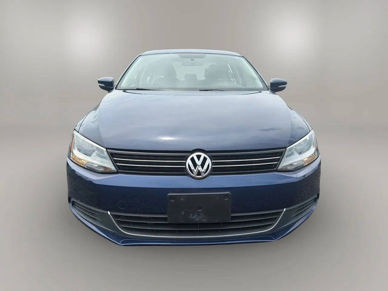 Used 2014 Volkswagen Jetta SE FWD image 2