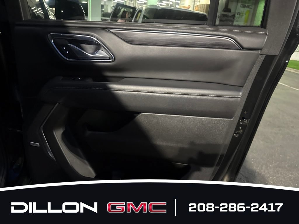 Used 2023 GMC Yukon XL SLT w/ SLT Luxury Package AWD/4WD image 15