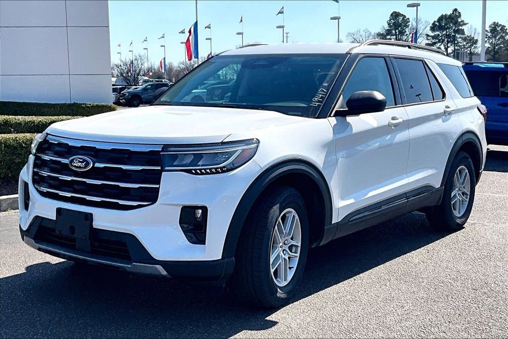 New 2026 Ford Explorer Active w/ Active Comfort Package image 2