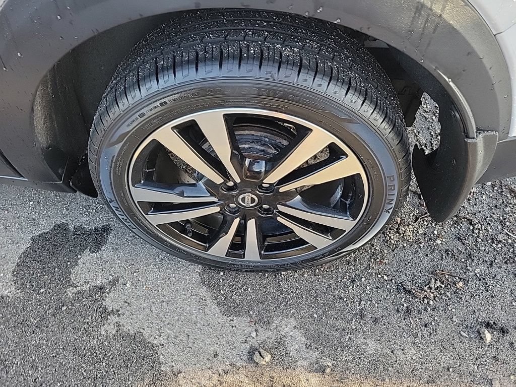 Used 2018 Nissan Kicks SV FWD image 5