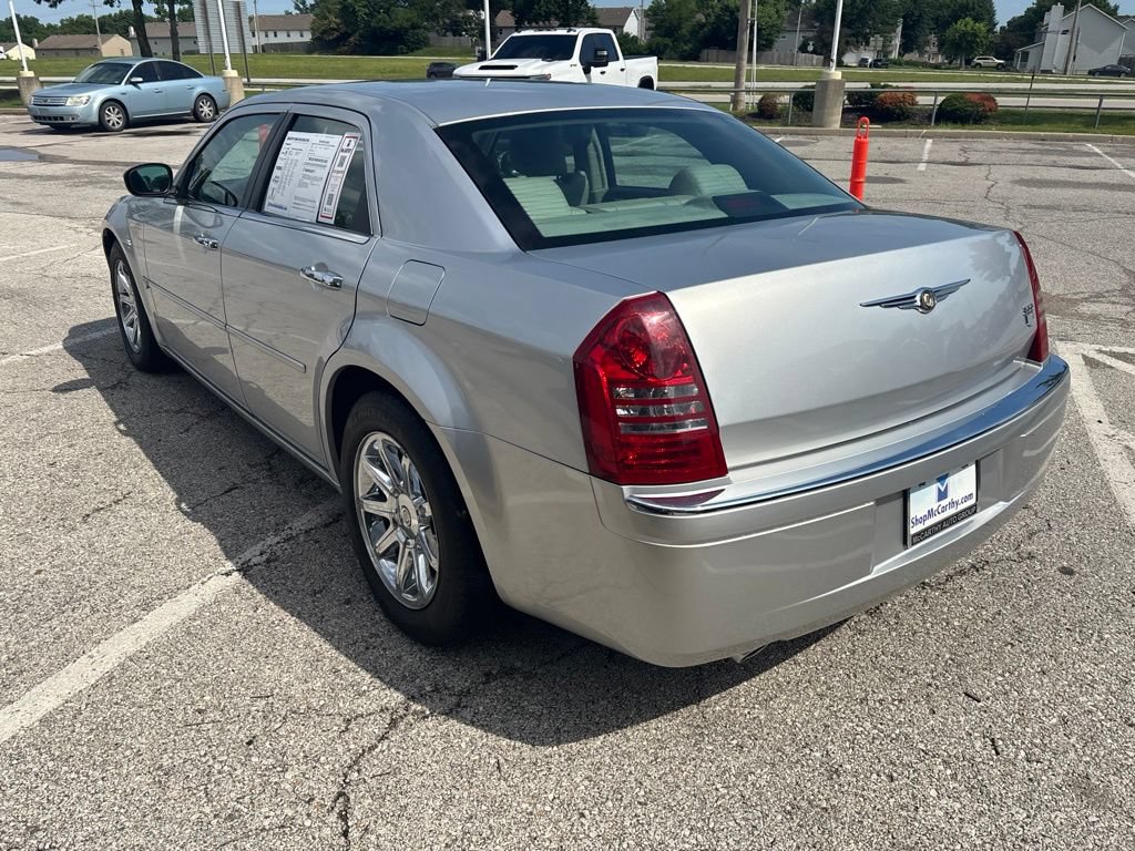 Used 2005 Chrysler 300 C w/ Sound Group II RWD image 18