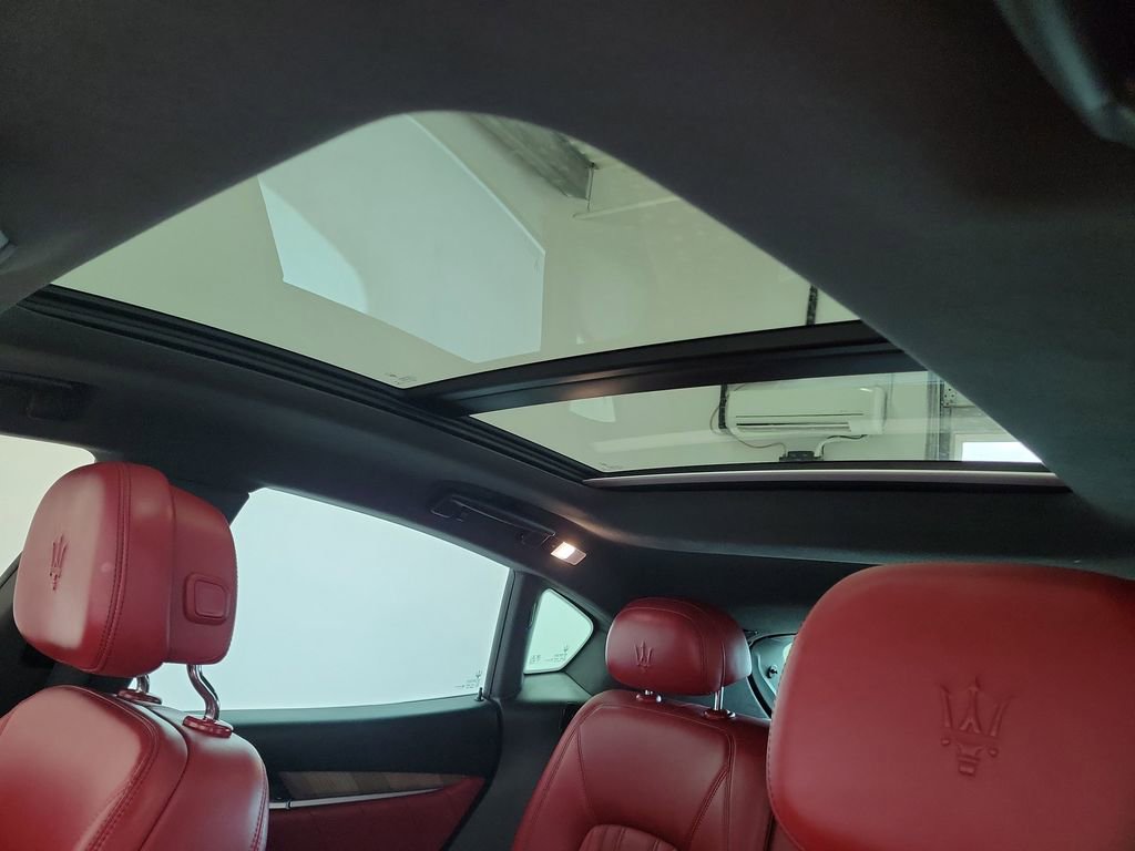 Used 2020 Maserati Levante image 19