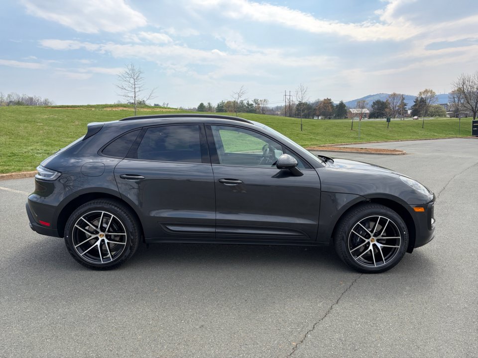 New 2026 Porsche Macan AWD/4WD image 8