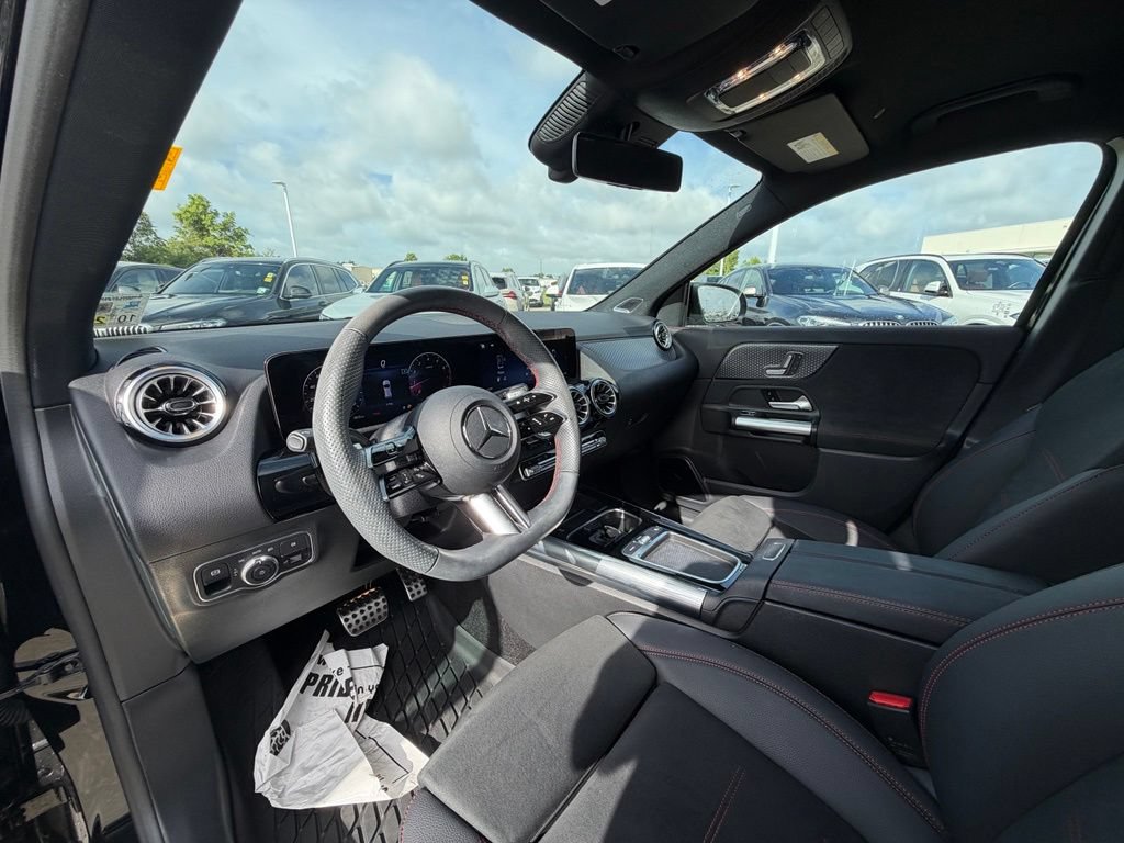 Used 2025 Mercedes-Benz GLA 250 image 11