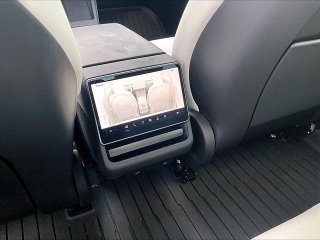 Used 2025 Tesla Model 3 Long Range RWD image 23