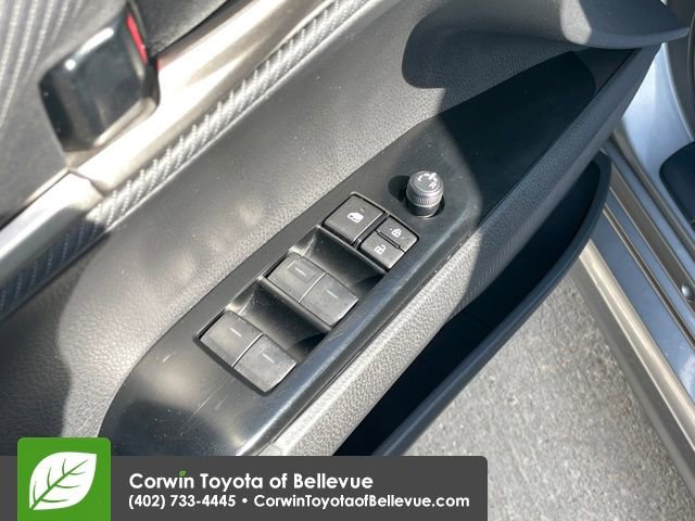Used 2025 Toyota Camry SE image 19
