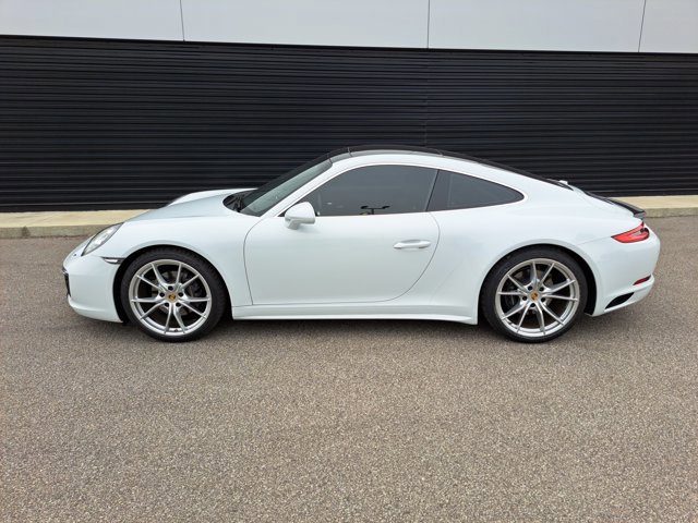 Certified 2017 Porsche 911 Carrera 4 image 2