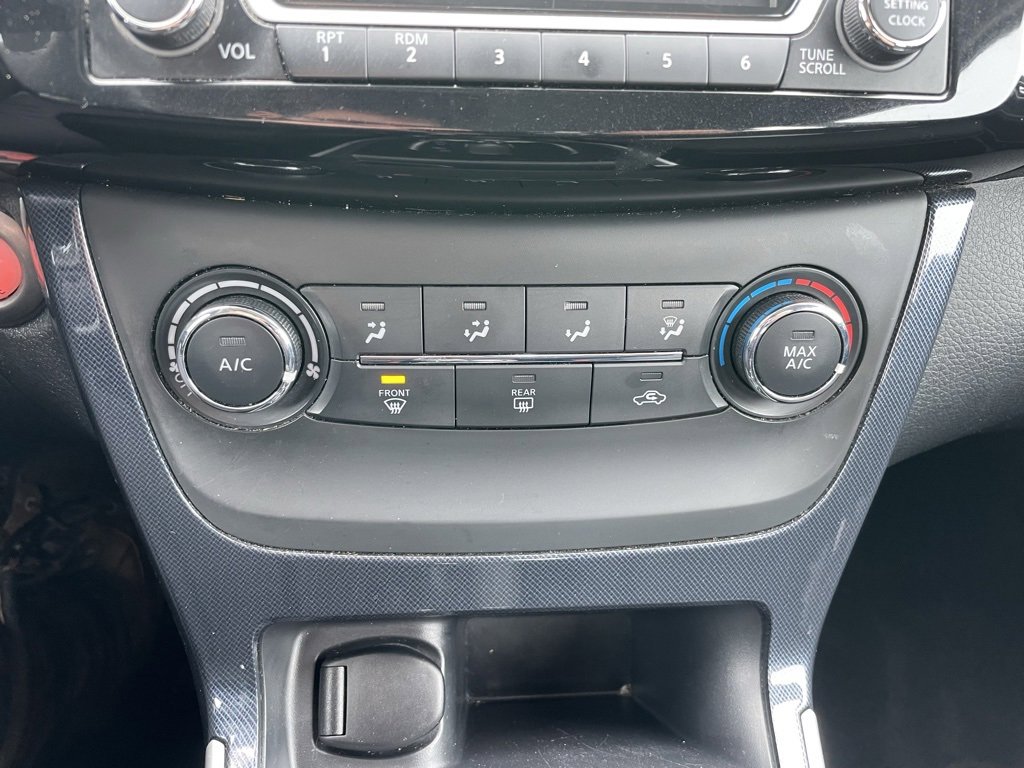 Used 2017 Nissan Sentra SR w/ SR Midnight Edition image 11