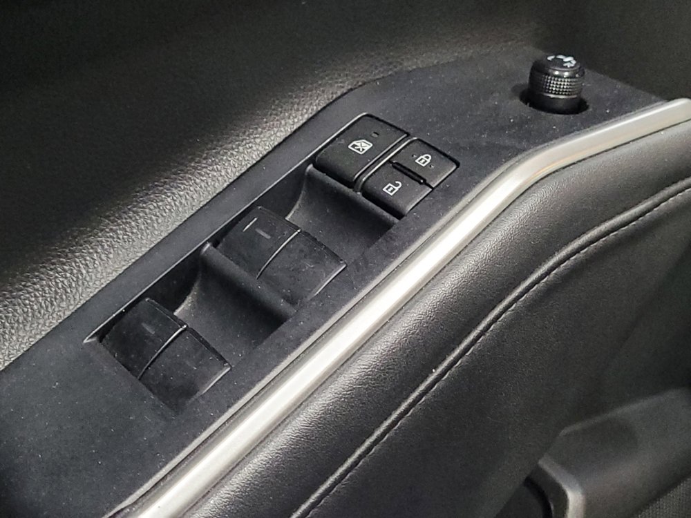 Used 2022 Toyota Highlander XLE AWD/4WD image 27