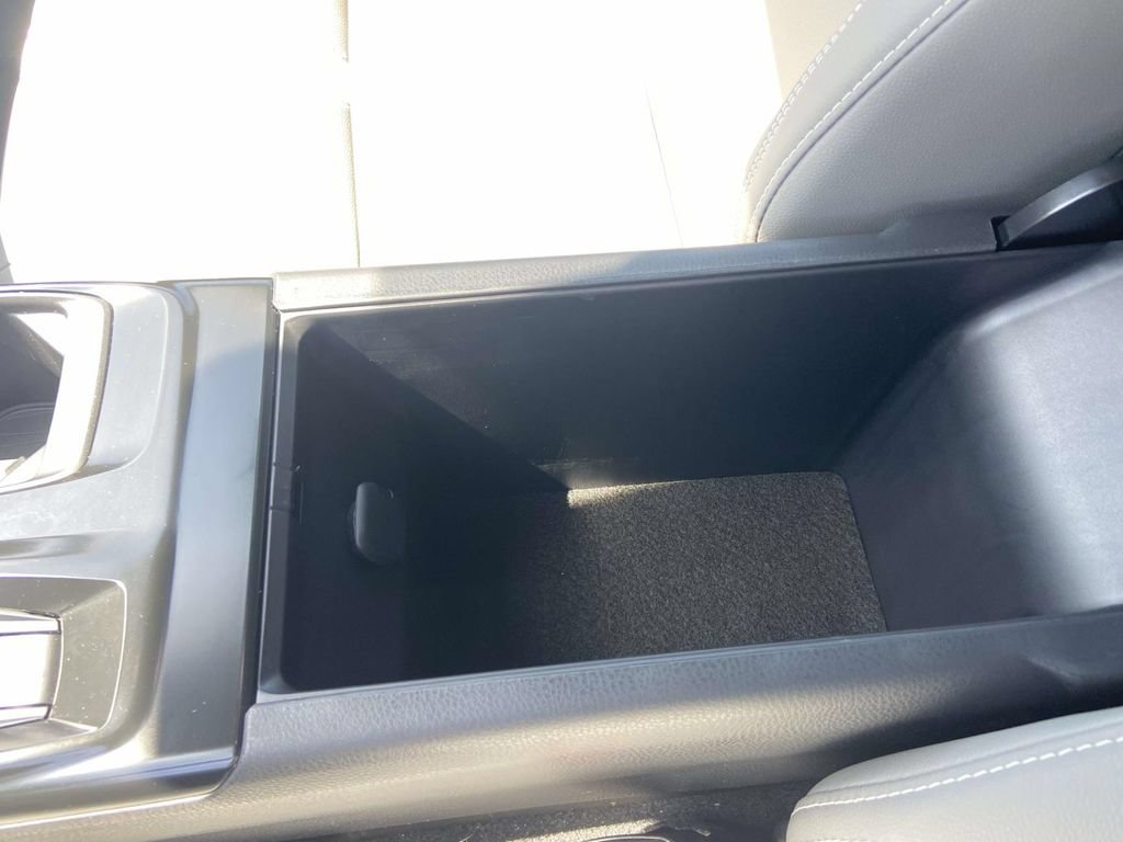 Used 2025 Toyota Camry SE FWD image 27