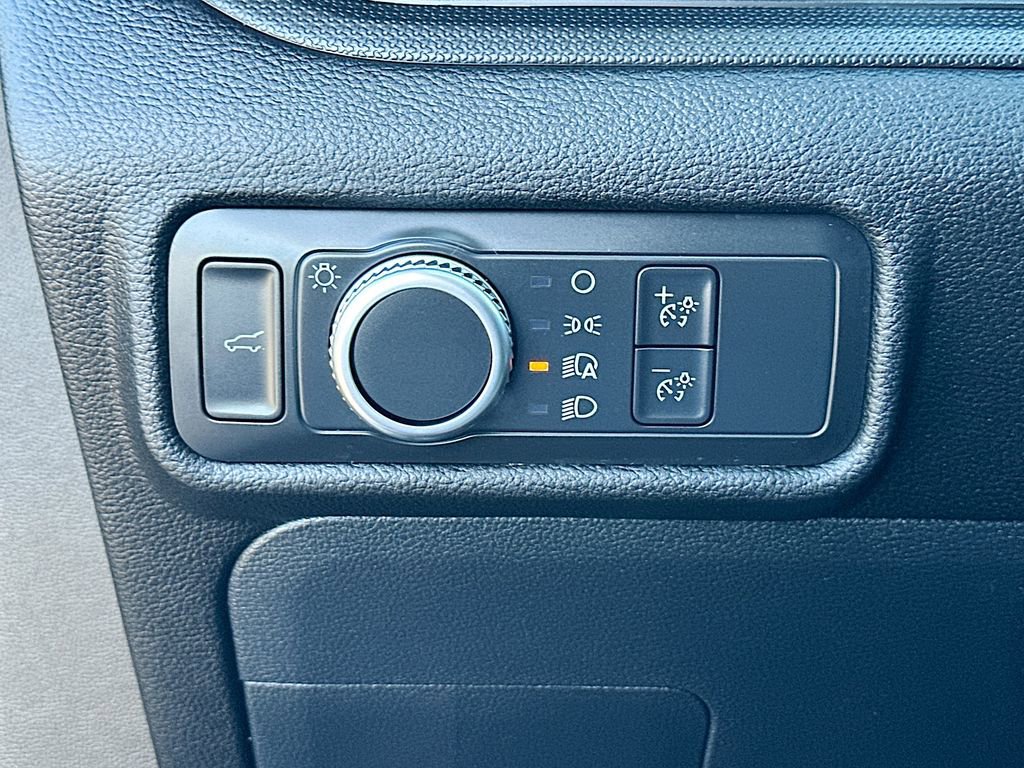 Used 2022 Ford Explorer 2WD image 11