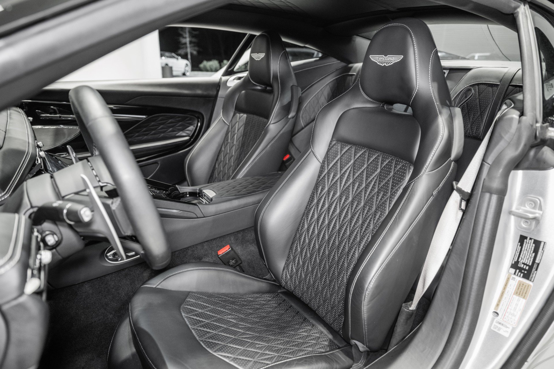 Used 2024 Aston Martin DB12 Coupe RWD image 12