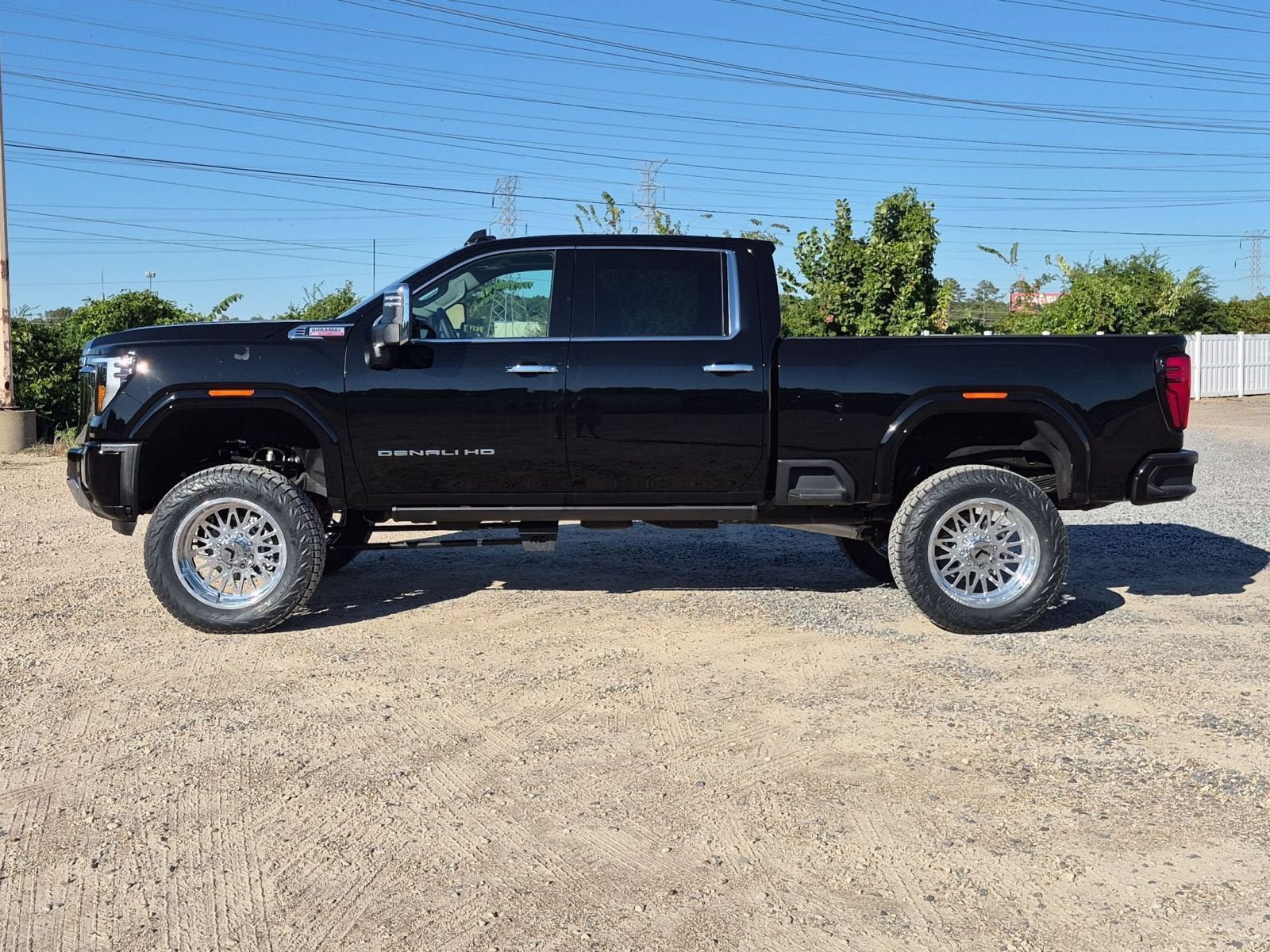 New 2026 GMC Sierra 2500 Denali w/ Denali Reserve Package AWD/4WD image 2