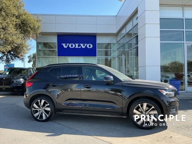 Certified 2021 Volvo XC40 P8 Recharge w/ Advanced Package image 3