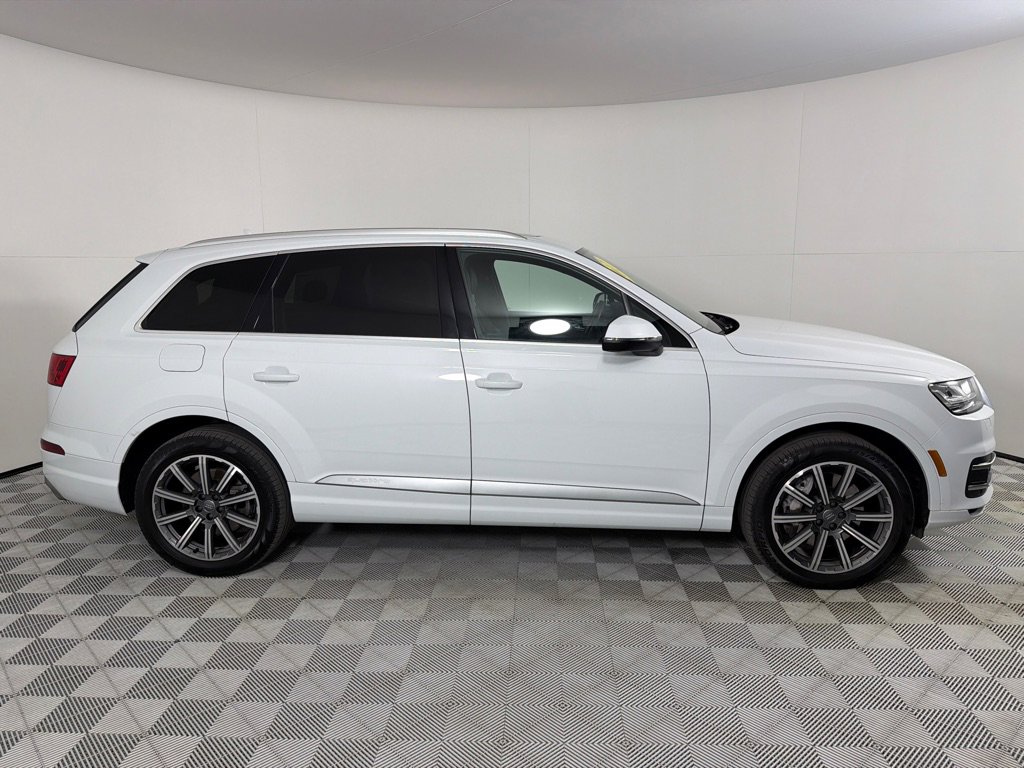 Used 2017 Audi Q7 3.0T Premium Plus image 4