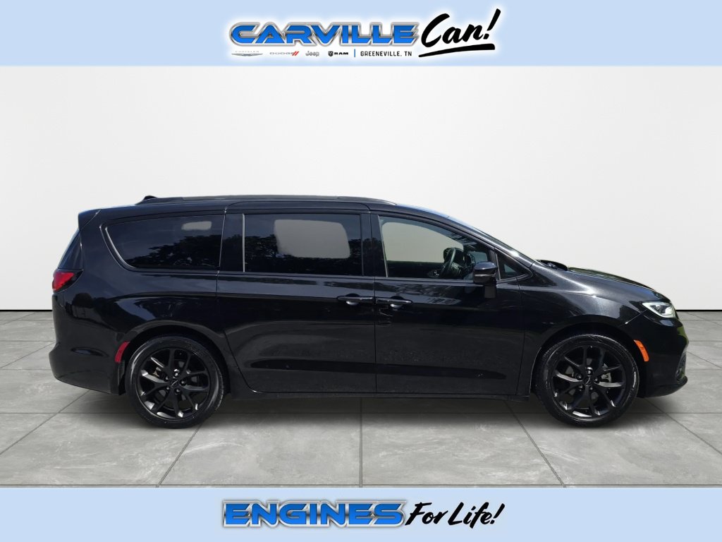 Used 2025 Chrysler Pacifica Limited FWD image 3