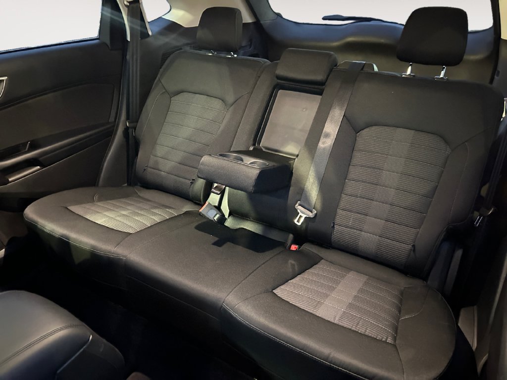 Used 2017 Ford Edge SEL w/ Cargo Accessory Package FWD image 13