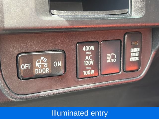 Used 2018 Toyota Tacoma TRD Sport AWD/4WD image 16