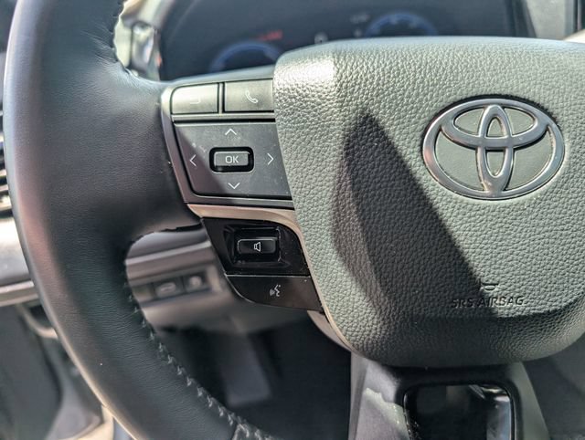 Used 2025 Toyota Camry XSE FWD image 17