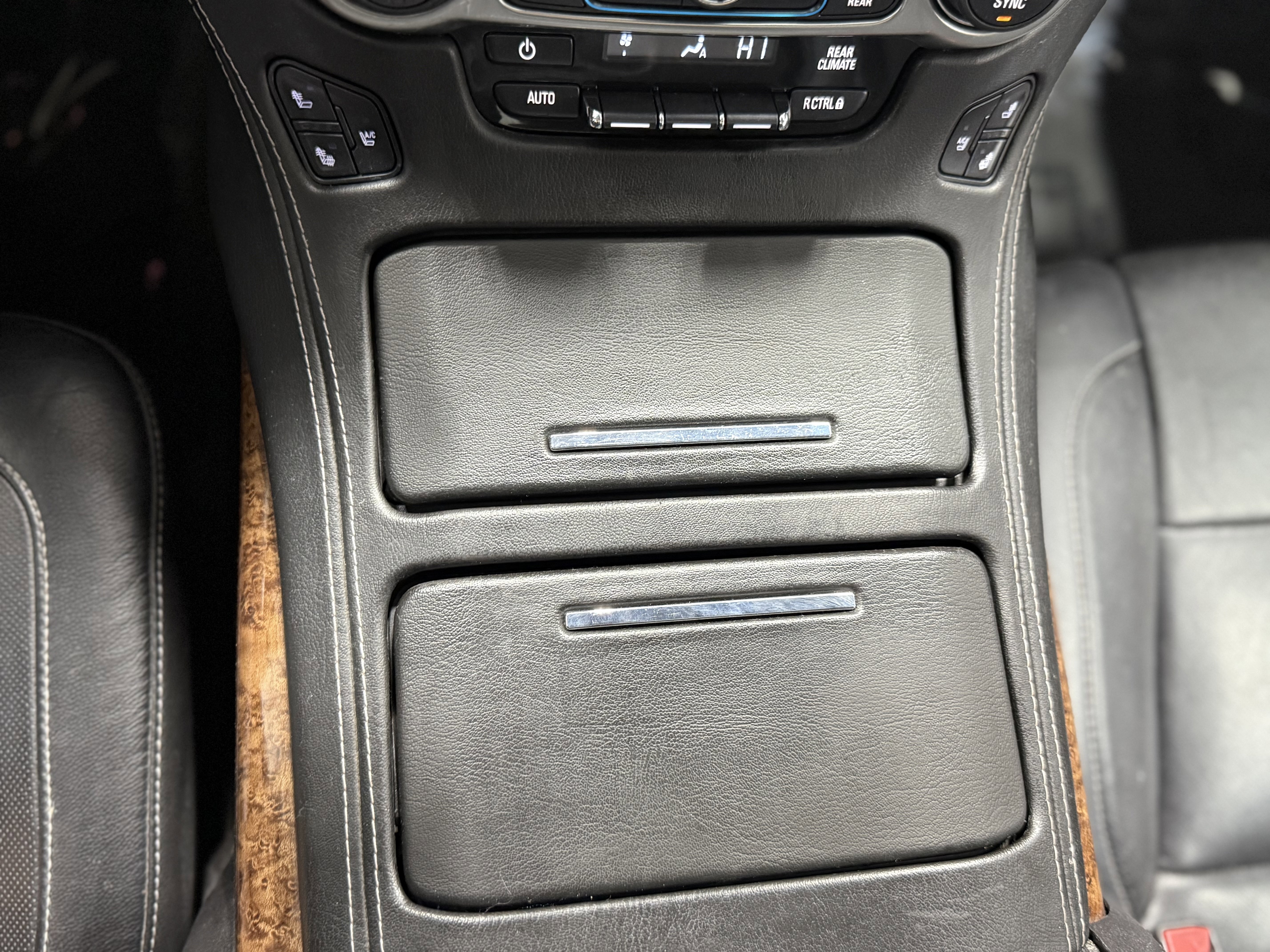 Used 2015 Chevrolet Tahoe LTZ image 24