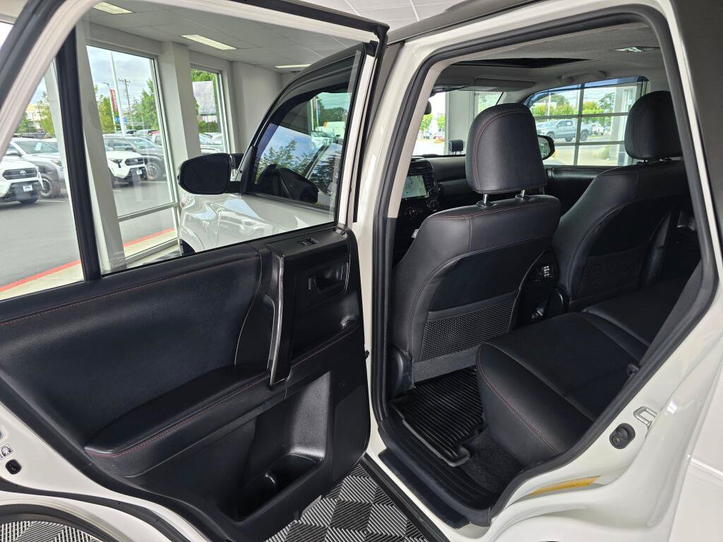 Used 2021 Toyota 4Runner TRD Off-Road Premium w/ Moonroof Package AWD/4WD image 35