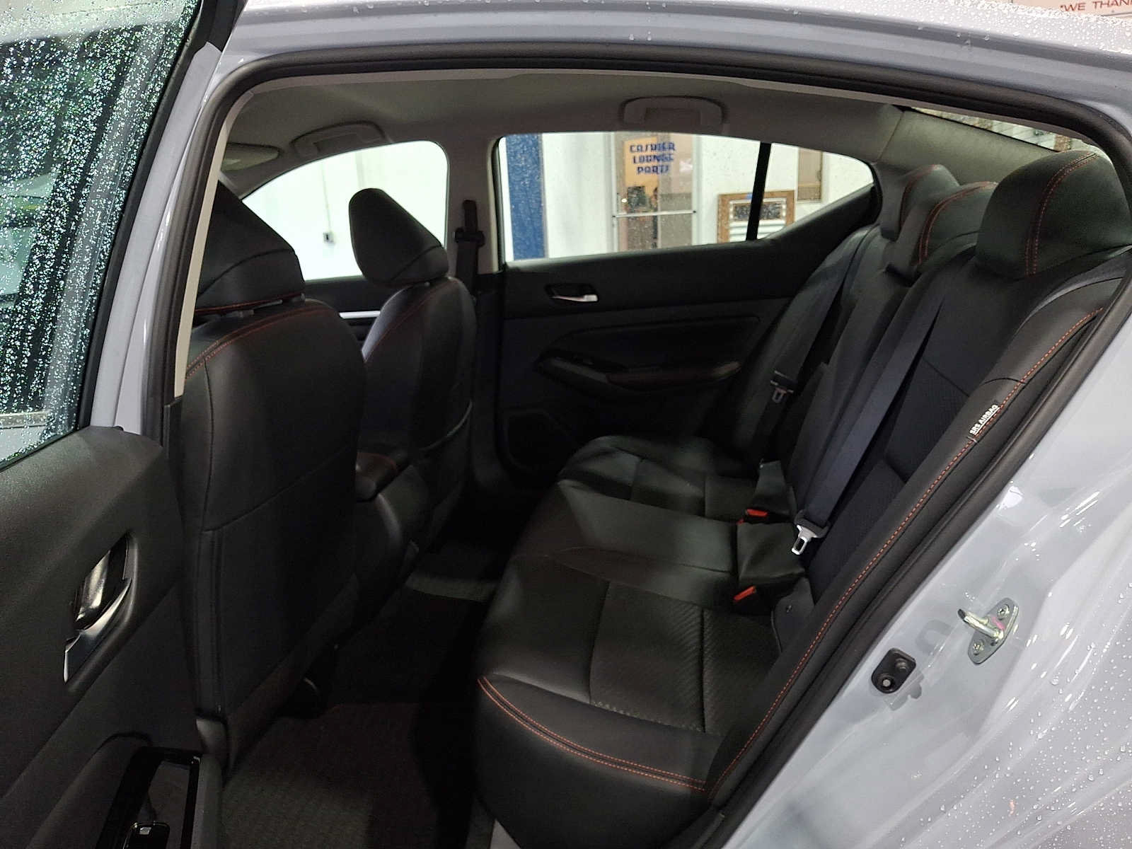 Used 2025 Nissan Altima 2.5 SR AWD/4WD image 10
