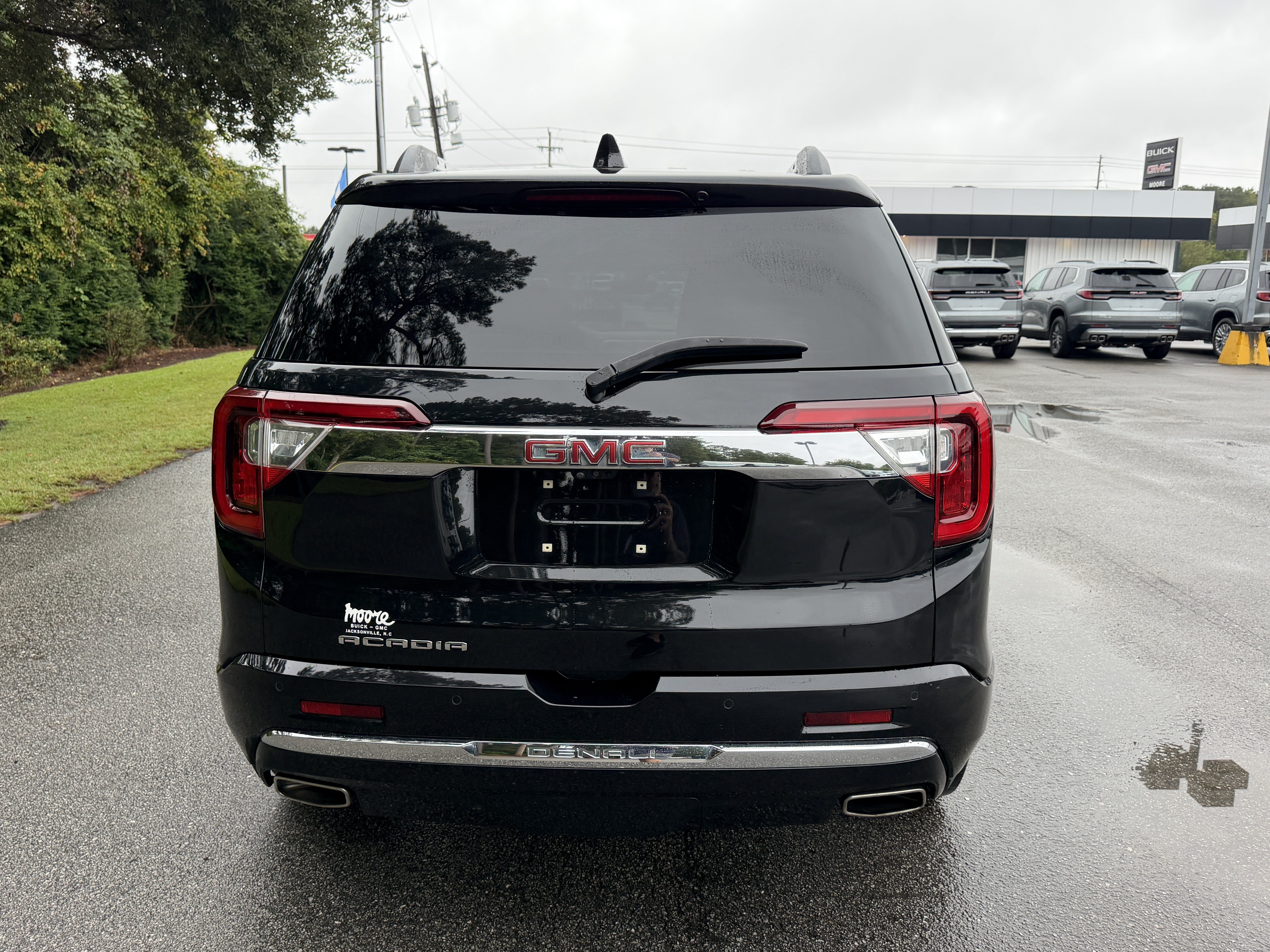 Used 2023 GMC Acadia Denali w/ Black Diamond Edition FWD image 9