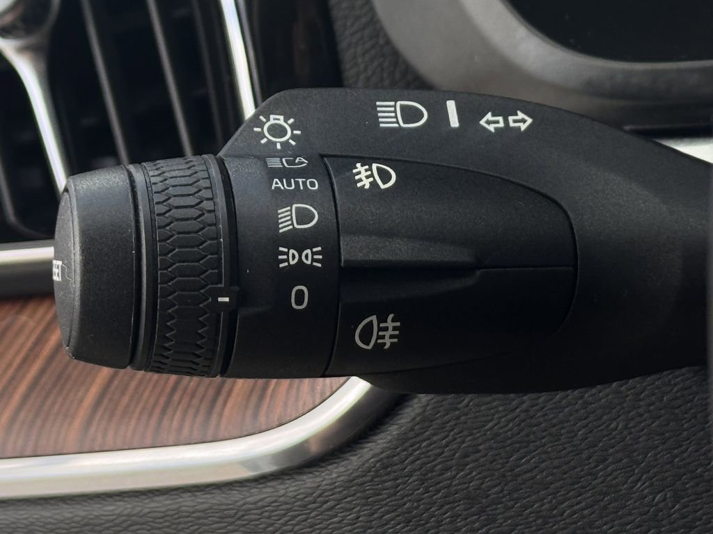 Used 2020 Volvo XC60 T5 Inscription image 22