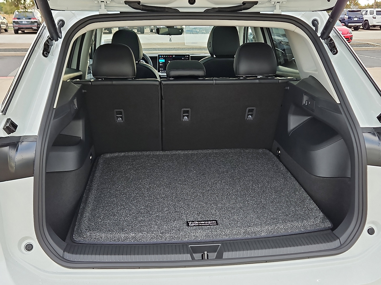 New 2026 Volkswagen Tiguan SE image 7