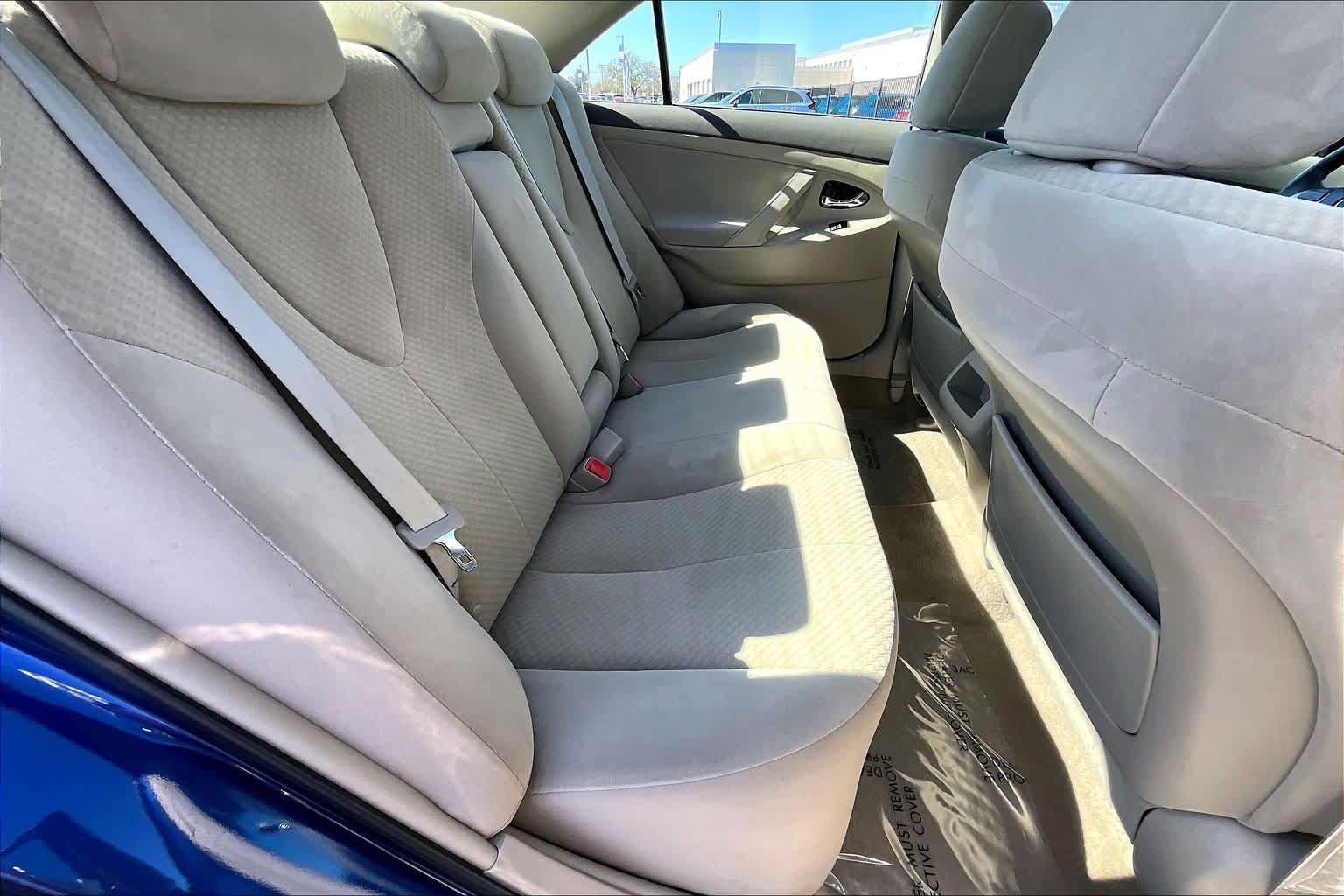 Used 2009 Toyota Camry LE FWD image 19