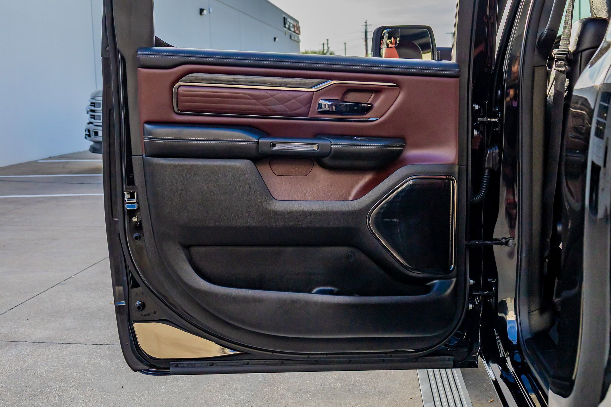 Used 2025 RAM 1500 Limited image 38